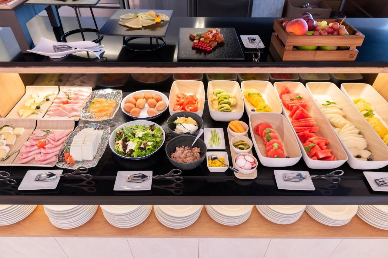 Eurostars Portico Аликанте Экстерьер фото A buffet at a hotel