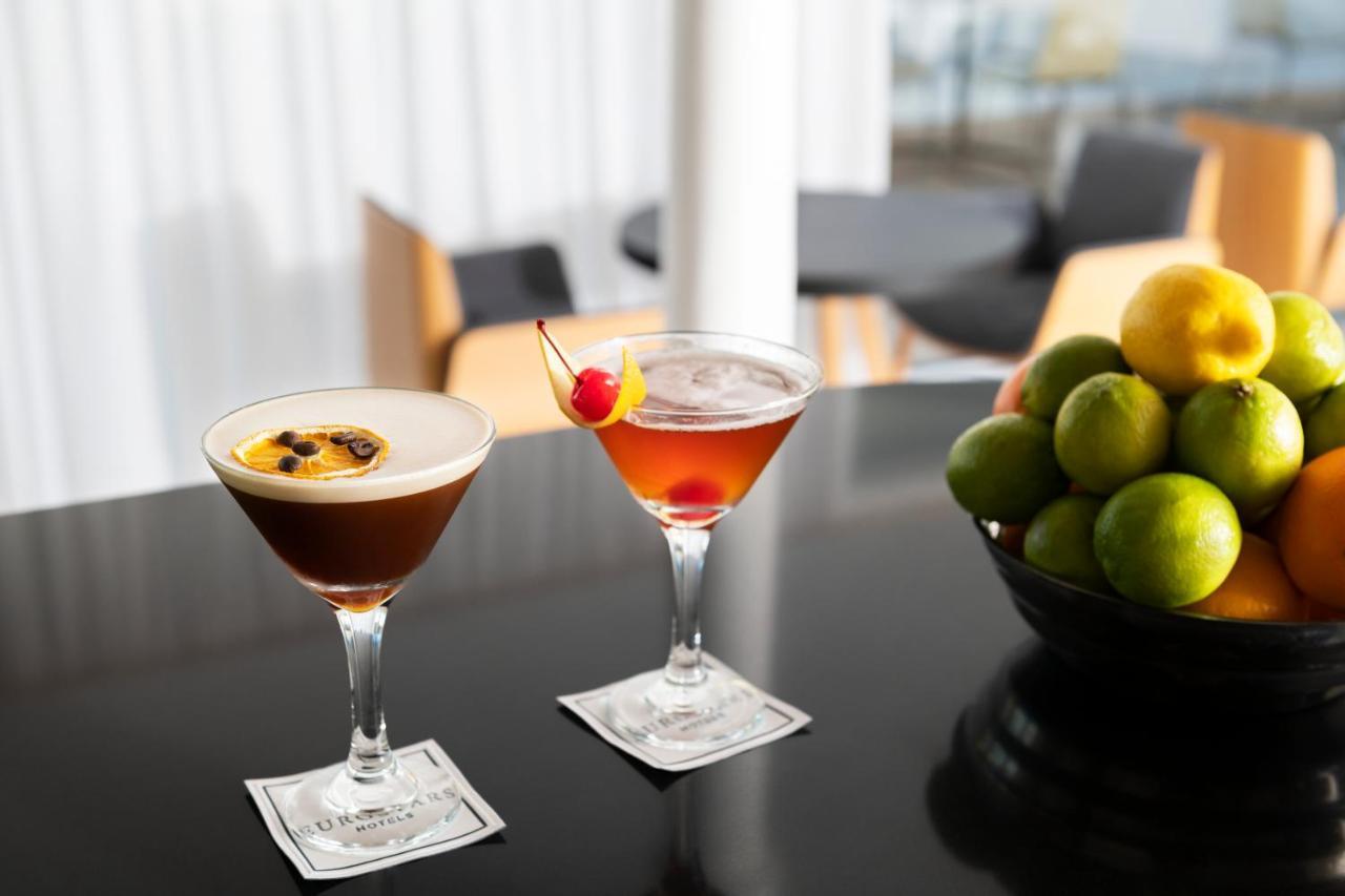 Eurostars Portico Аликанте Экстерьер фото Cocktails at the bar